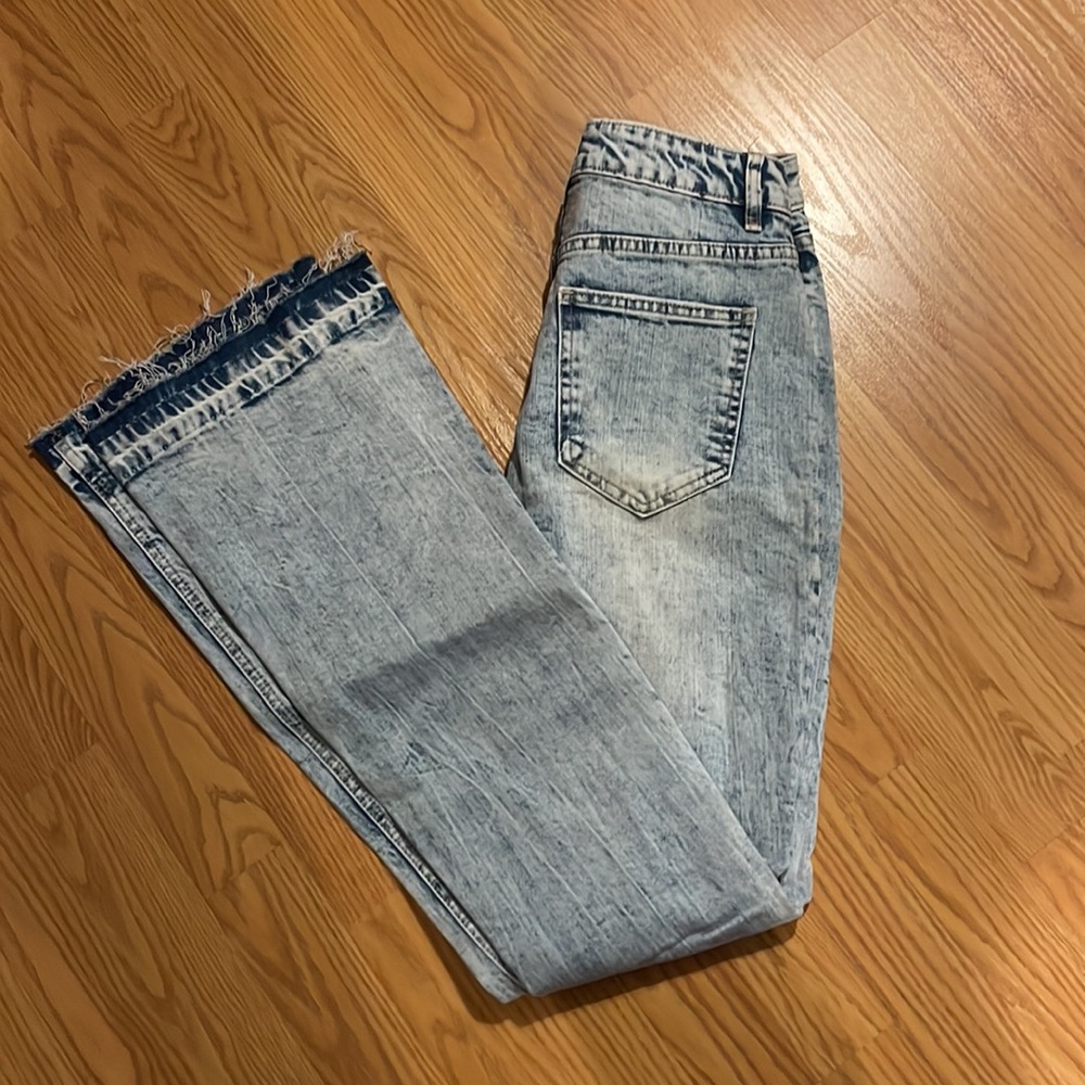NWT- Fashion Nova Size 3 jeans - Picture 5 of 5